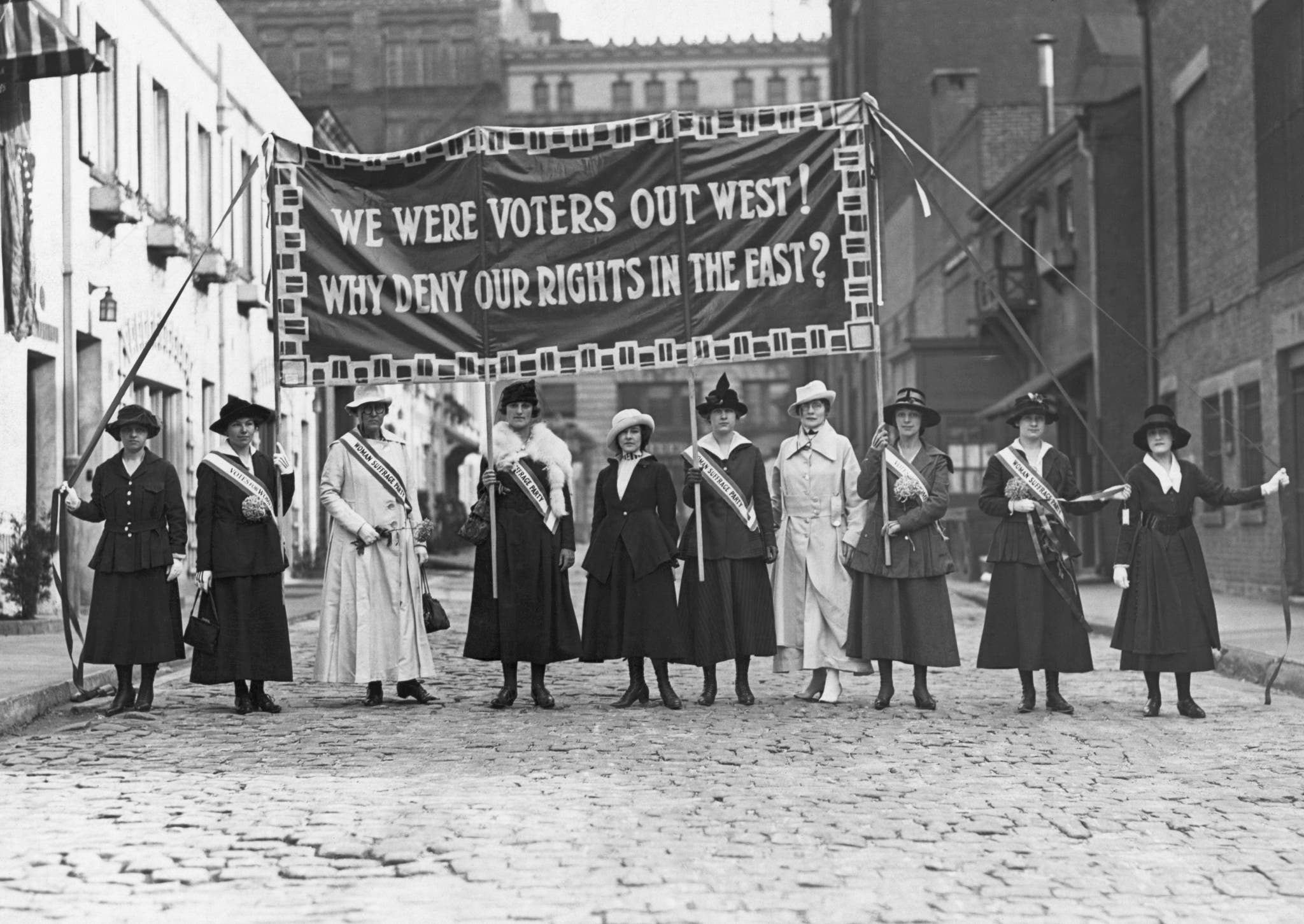 Women’s Suffrage - The U.S. Movement, Leaders & 19th Amendment