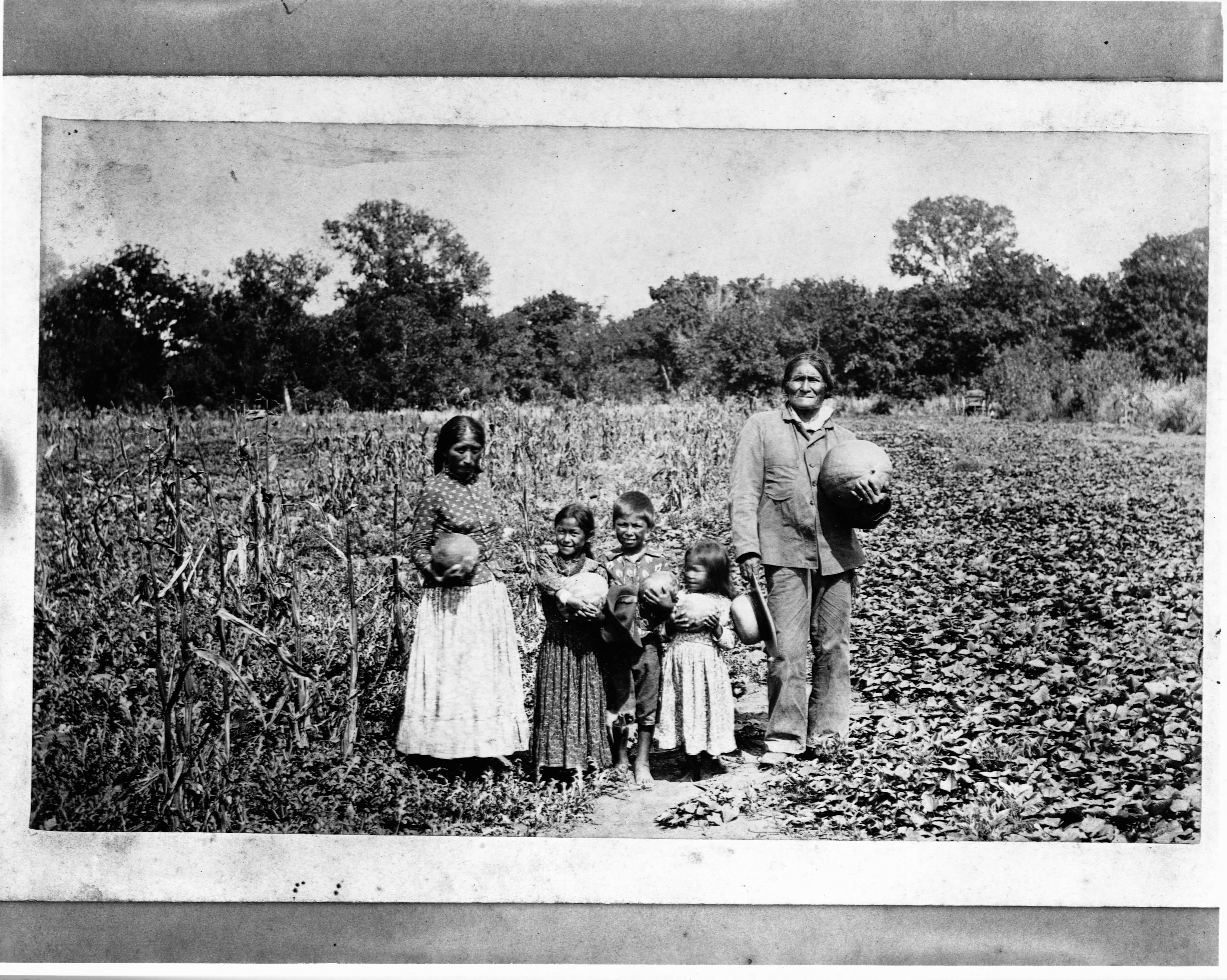 Capture Of Geronimo – Geronimo History – ZAZFEE