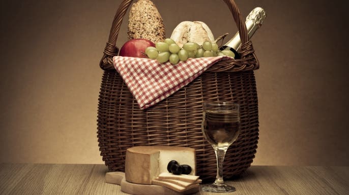 HUNGRY History in a Basket: It's Picnic Time!