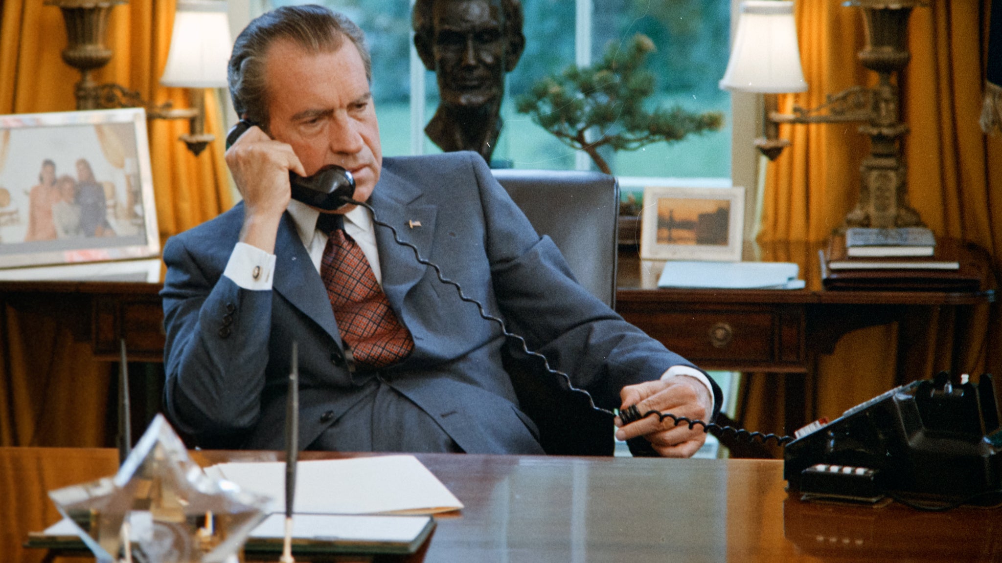 How ‘Deep Throat’ Took Down Nixon From Inside the FBI HISTORY