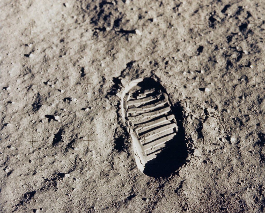a journey to the moon essay Apollo 11