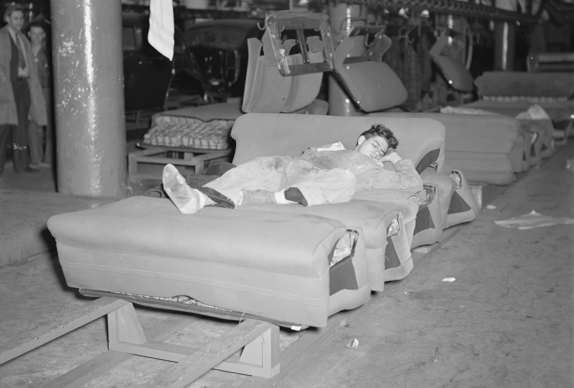 Sit-Down Strikes _ How an auto workers strike 87 years ago transformed ...