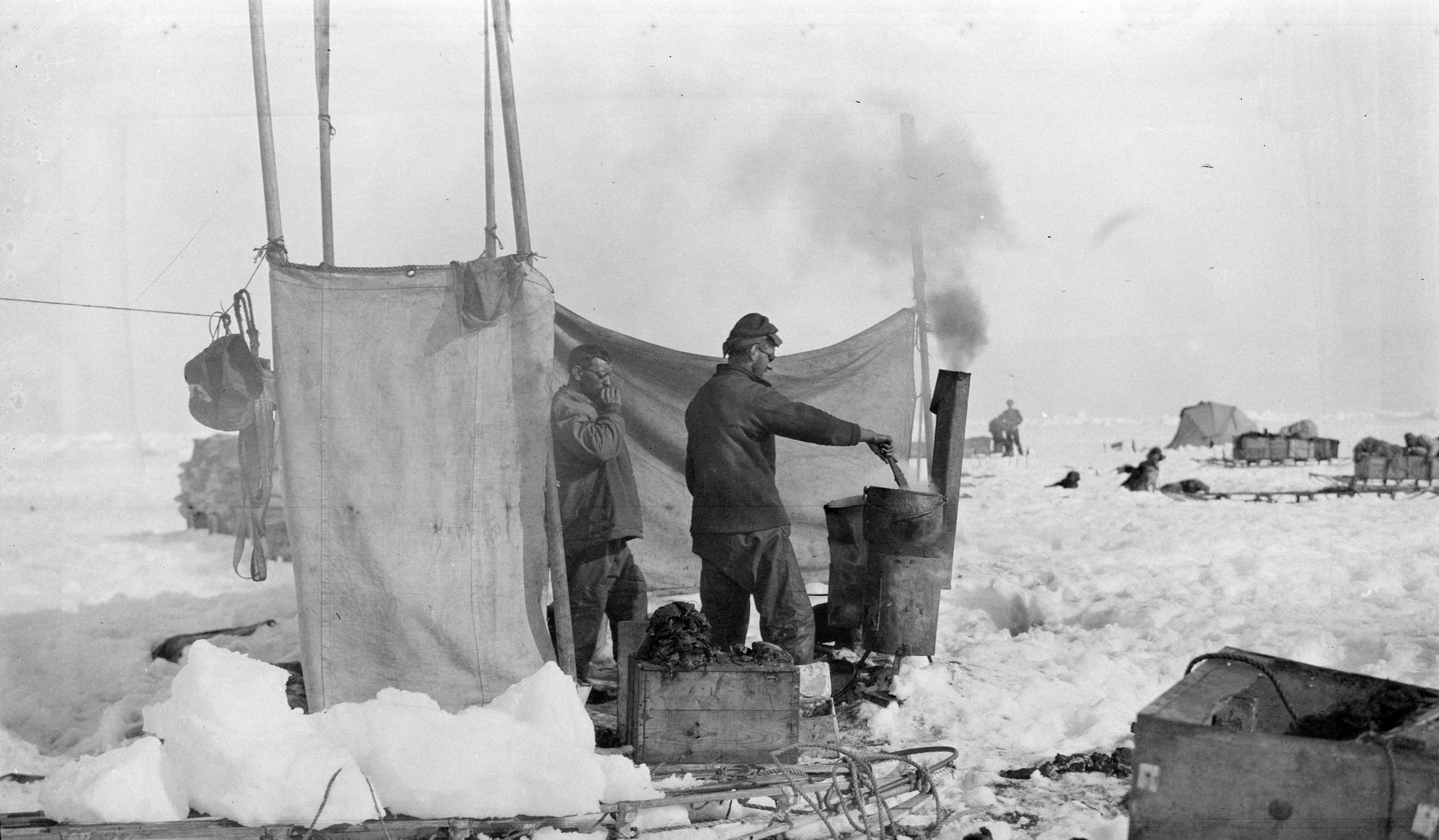 The Stunning Survival Story of Ernest Shackleton and His Endurance Crew ...