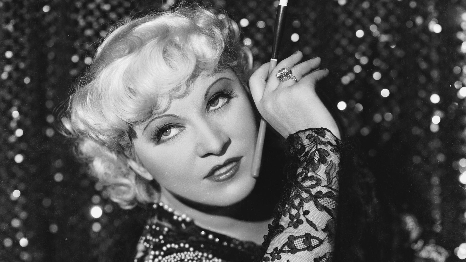 8 Famous Figures Who Believed in Communicating with the Dead | HISTORY