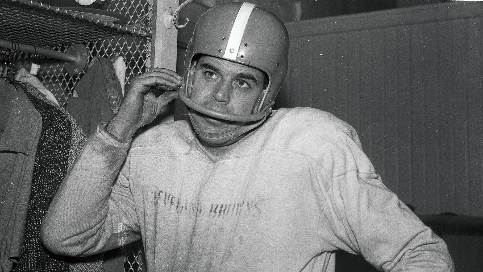 The Forgotten NFL Quarterback Who Dominated the Pre-Super Bowl Era