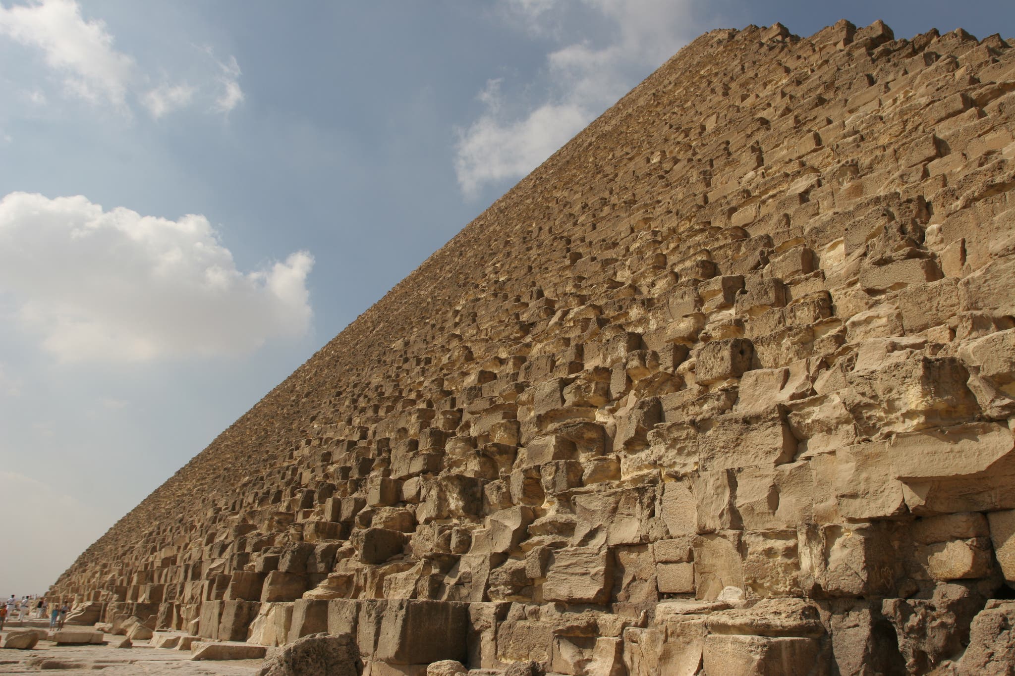 How Did Egyptians Build the Pyramids? Ancient Ramp Find Deepens Mystery